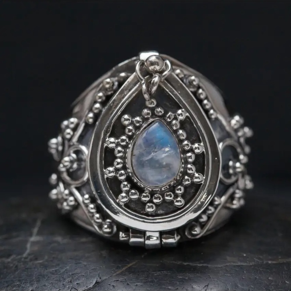 Sterling Silver Pointed Poison Ring